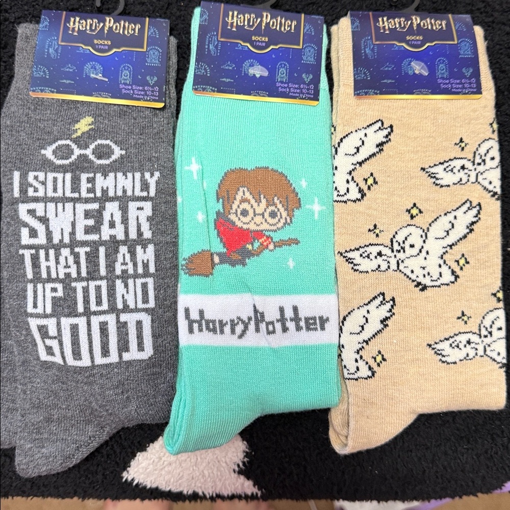 4 pairs for $20 Colorful Cartoon and Character Crew Socks NWT - Picture 8 of 8